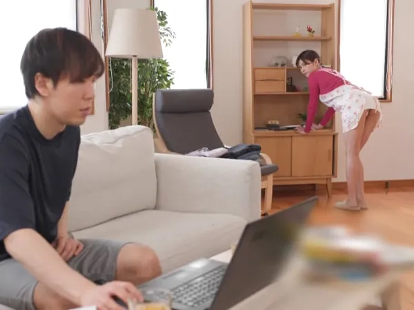 sex địt máy bay bà già Cô nhân viên dọn nhà dâm dục và anh chàng may mắn